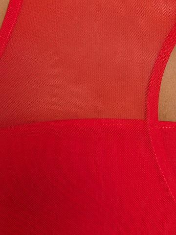Bershka Bodi majica | rdeča barva