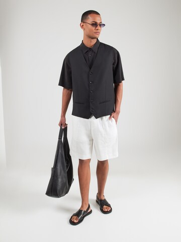 HUGO regular Παντελόνι με τσάκιση σε μπεζ