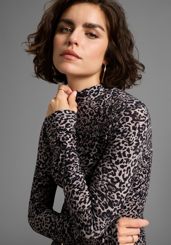 LAURA SCOTT Shirt in Black