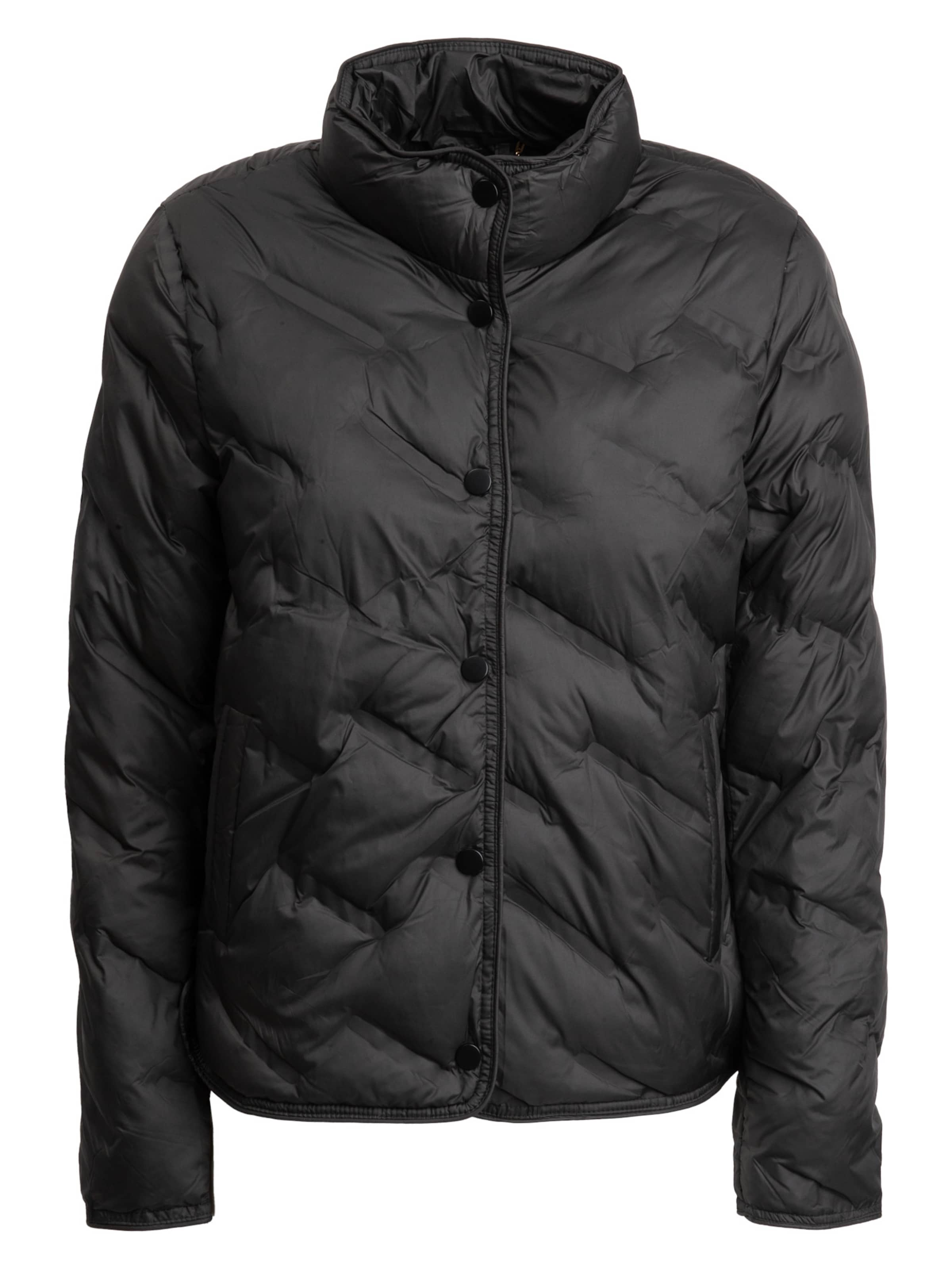 Influencer Between-Season Jacket in Black: front
