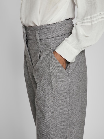 VILA Wide leg Pleated Pants 'Hyborn' in Grey