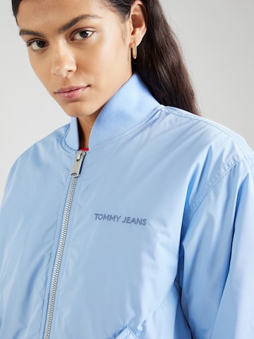 mėlyna Tommy Jeans Demisezoninė striukė 'CLASSICS'