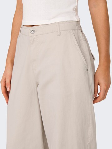ONLY Tapered Trousers 'ONLTinne' in Grey