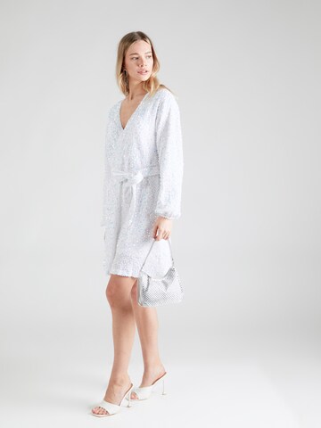 Robe de cocktail PIECES en blanc