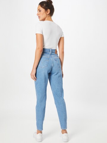 LEVI'S ® Zwężany krój Jeansy 'High Waisted Mom' w kolorze niebieski