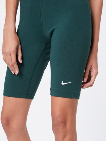 Nike Sportswear Skinny Leggingsit 'Essential' värissä vihreä