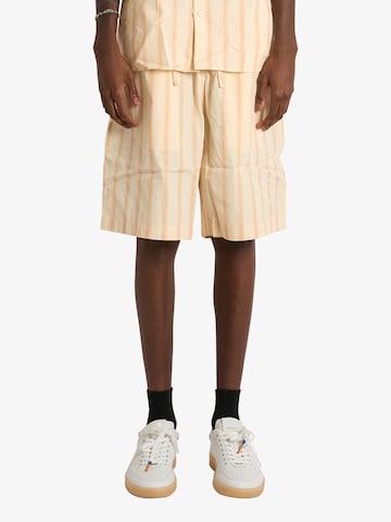 regular Pantaloni di LACOSTE in beige: frontale