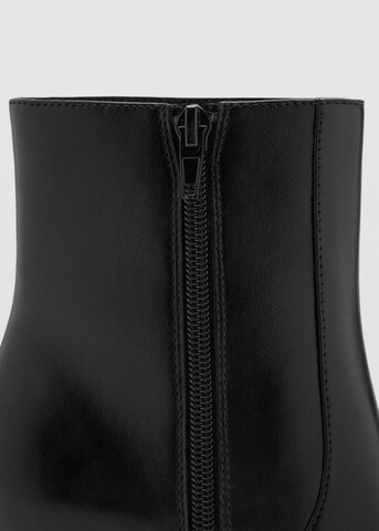 Stivaletto 'NINA' di MANGO in nero