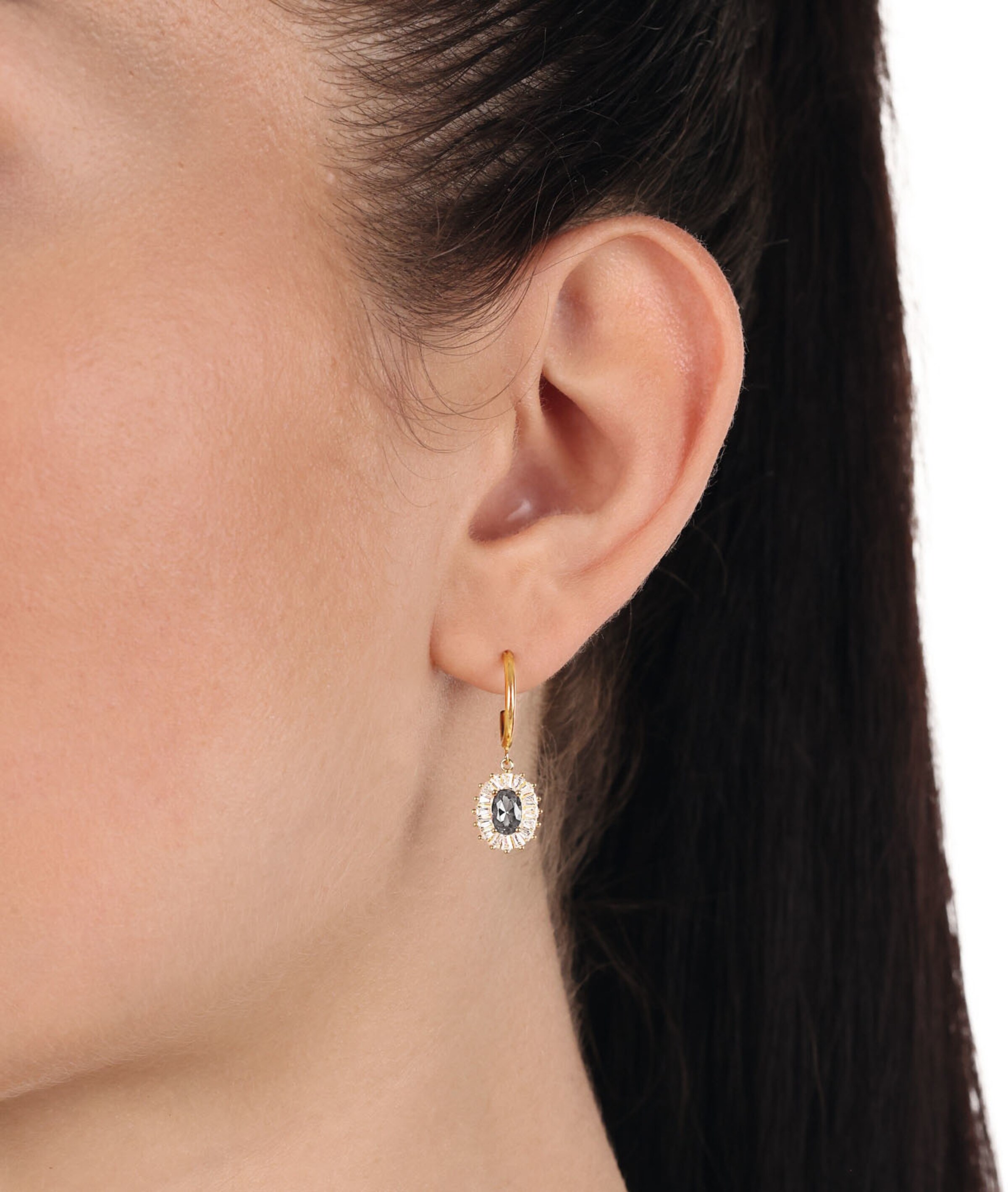 AMOR Earrings in Gold: front