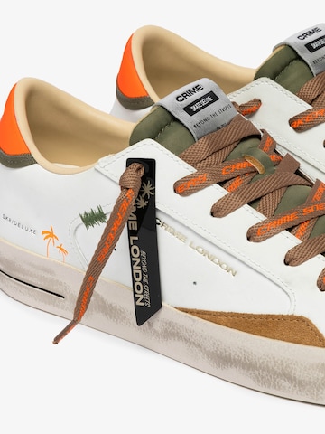 Sneaker bassa di Crime London in bianco