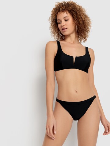 Slip bikini 'Gina' di LSCN by LASCANA in nero: frontale