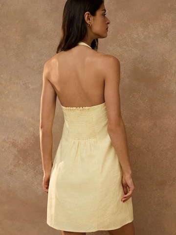 Next - Vestido en amarillo