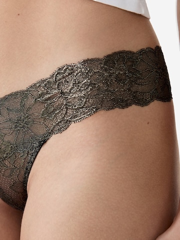 String 'Sweet' di ETAM in oro