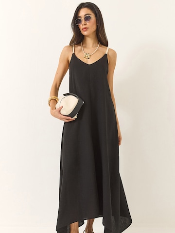 Bianco Lucci Лятна рокля в черно