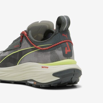 Chaussure de course 'Voyage NITRO 3' PUMA en gris