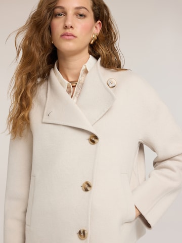 Cappotto invernale di MOTIVI in bianco