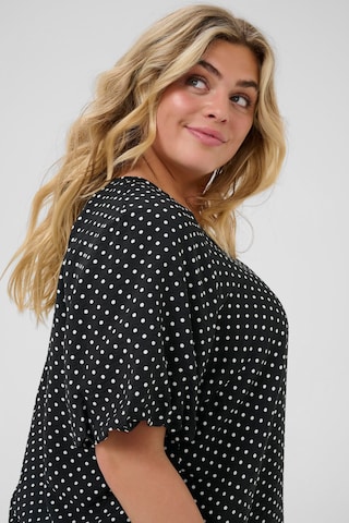 KAFFE CURVE Bluse 'Gina' i sort