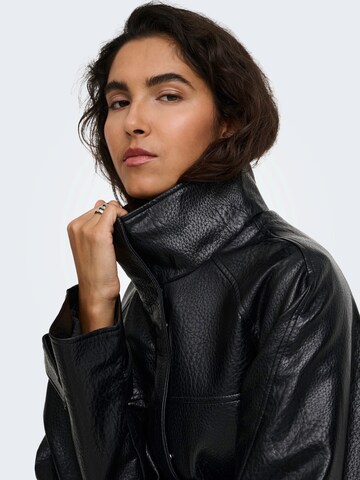 JDY Between-Season Jacket 'RAYE' in Black