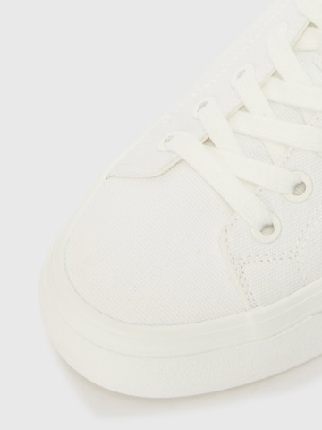 Sneaker low de la Calvin Klein pe alb