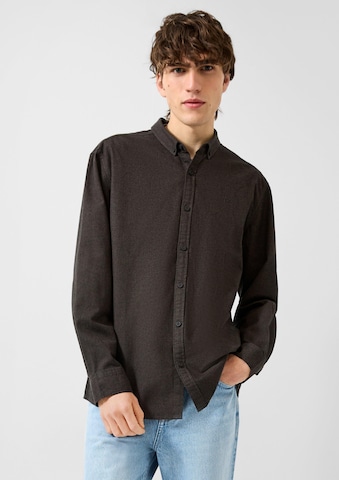 QS - Ajuste regular Camisa en marrón: frente