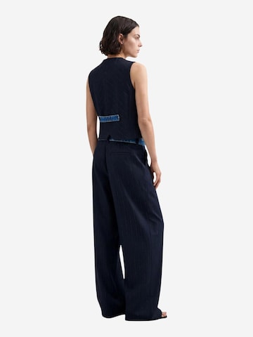regular Pantaloni con pieghe di Desigual in blu