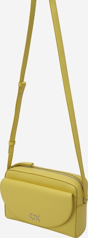 Calvin Klein Umhängetasche in Gelb
