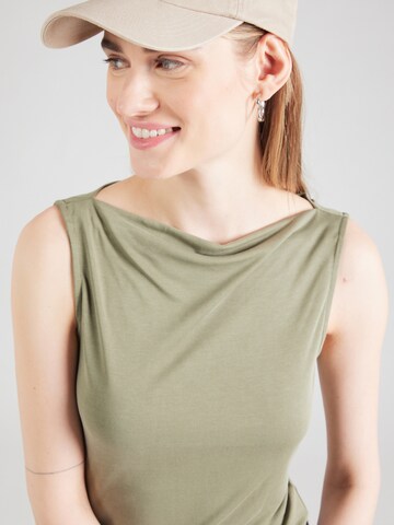Monki - Top en verde