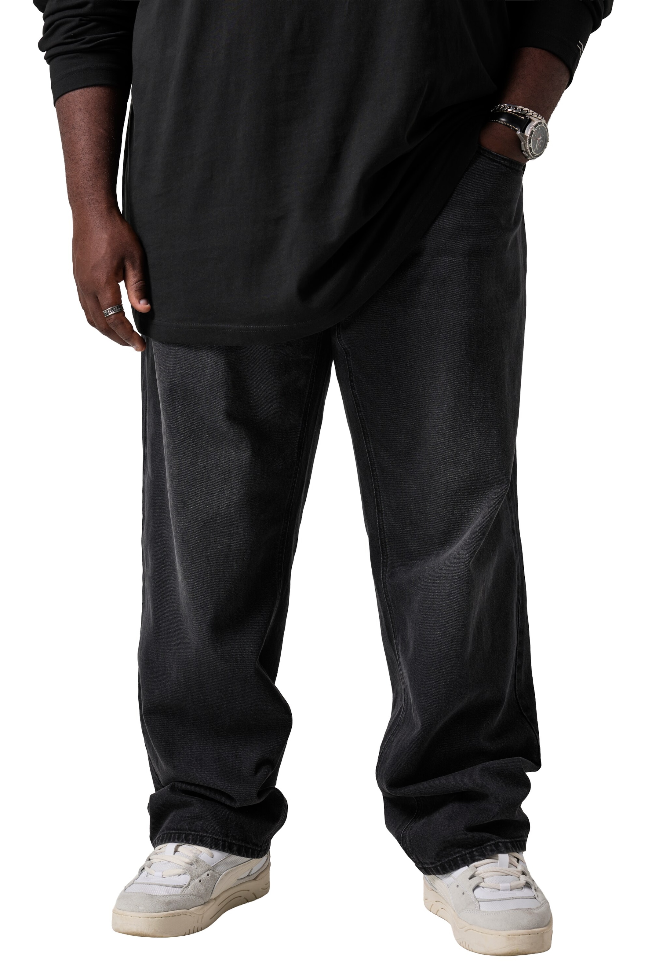 STHUGE Baggy Jeans in Black: front
