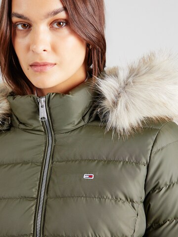 Tommy Jeans Zimní kabát 'Essential' – zelená