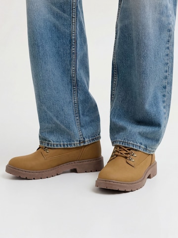 JACK & JONES - Botas con cordones en amarillo