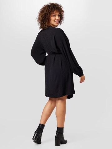 Vero Moda Curve Kleid 'LYRA' in Schwarz