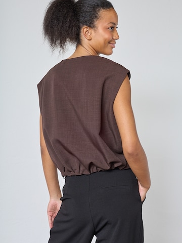 Gilet 'GARWIN' di SISTERS POINT in marrone