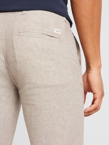 JACK & JONES - Regular Calças chino 'OLLIE DAVE' em castanho