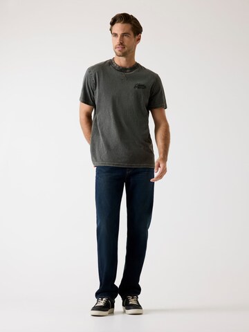 GUESS T-Shirt in Grau
