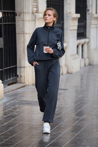 Copenhagen Studios Конический (Tapered) Штаны в Серый