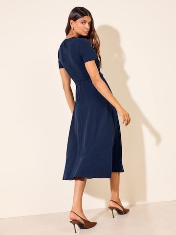 Rochie de la Friends Like These pe albastru