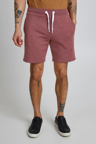 !Solid Regular Sweatshort 'OLIVER' in Rot: predná strana