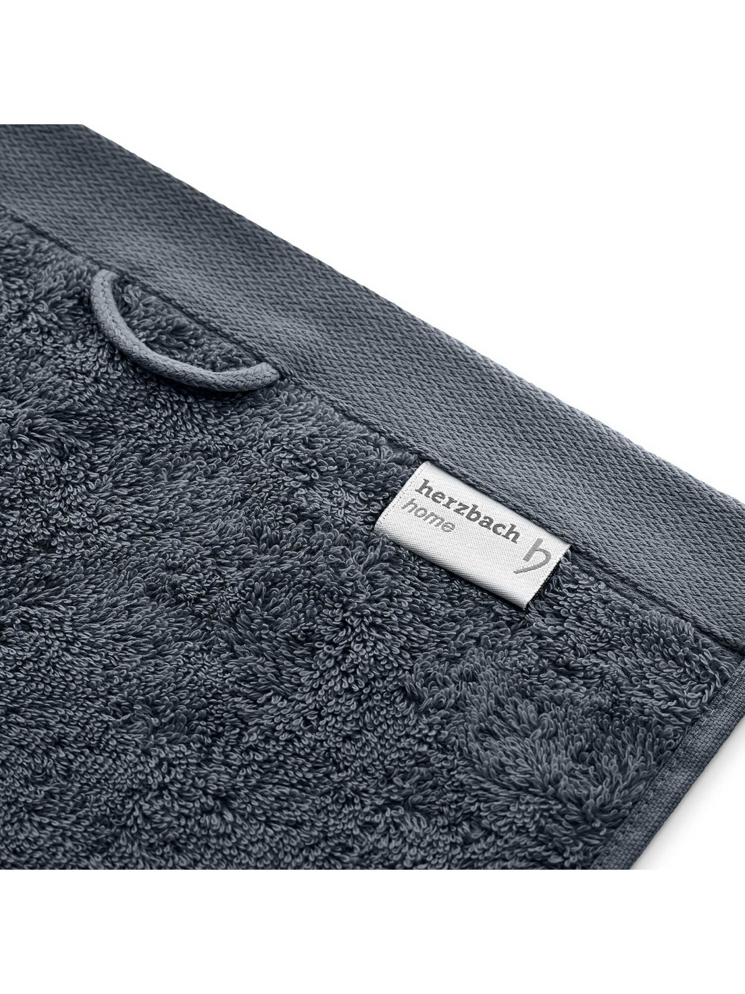 Herzbach home Set in Grey