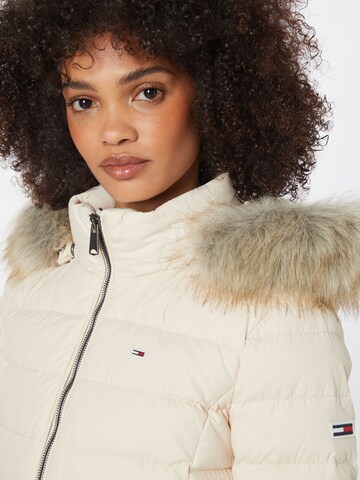 Tommy Jeans Jacke 'Essential' in Beige