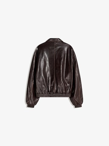 Bershka Szeroka nogawka Kurtka przejściowa w kolorze brązowy