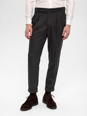 Antioch Regular Hose in Grau: Vorderseite