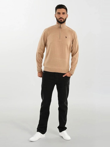Pull-over U.S. POLO ASSN. en marron : devant