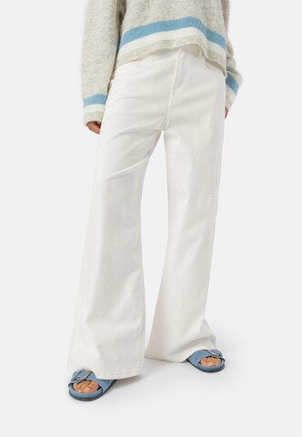 Elias Rumelis Flared Pants 'Kalea' in White: front