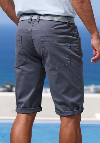 JOHN DEVIN Regular Shorts in Grau