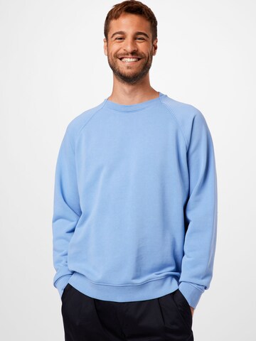DRYKORN Sweatshirt 'BLAKE' in Blau: Vorderseite