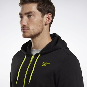 Completo sportivo di Reebok in nero
