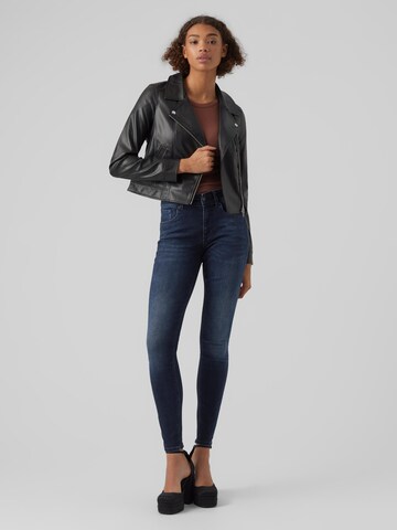 VERO MODA - Chaqueta de entretiempo 'BELLA ANNABEL' en negro