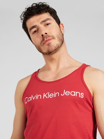 Maglietta di Calvin Klein Jeans in rosso