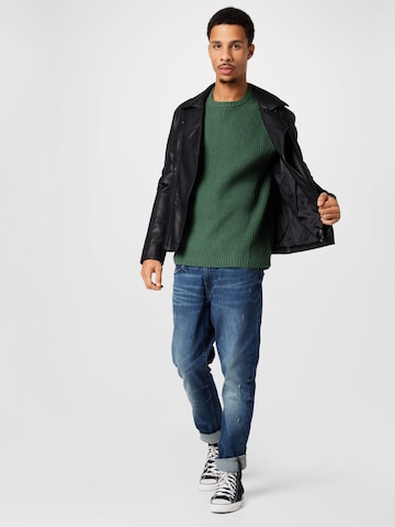LEVI'S ® Пуловер 'Battery Crewneck Sweater' в зелено
