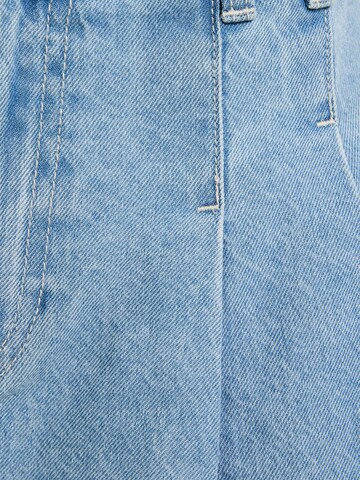 Bershka Regular Pleated Jeans in Blue